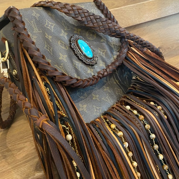 Fringe Louis Vuitton Crossbody with Turquoise - Picture 2 of 2